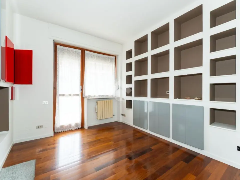 5 locali in vendita a Caselle Torinese