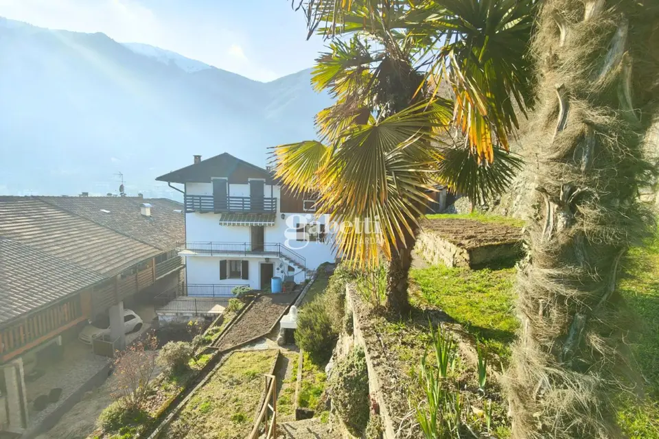 Casa Indipendente a Riva del Garda (TN) 306 m², 7 locali, 4 bagni