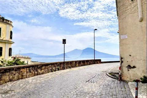 Quadrilocale in vendita a Napoli