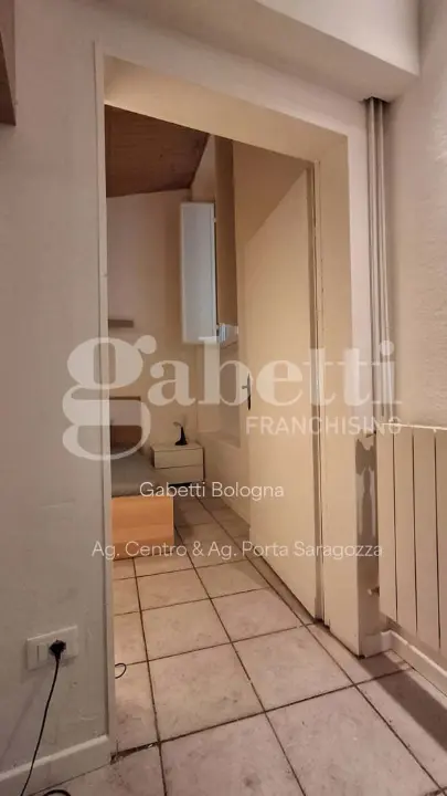 Appartamento in VIA DE CHIARI, Bologna (BO)