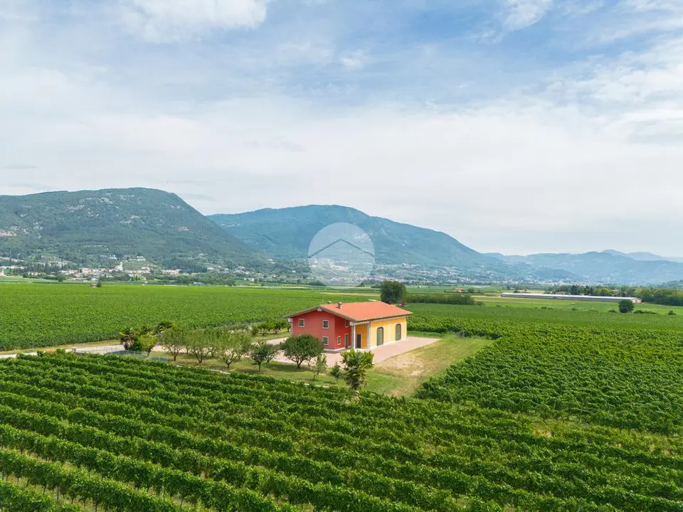 Casa indipendente in vendita a Costermano