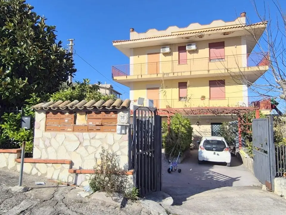 Trilocale in affitto a Monreale
