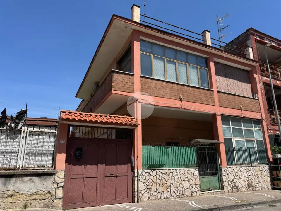 Palazzina in vendita a Arzano