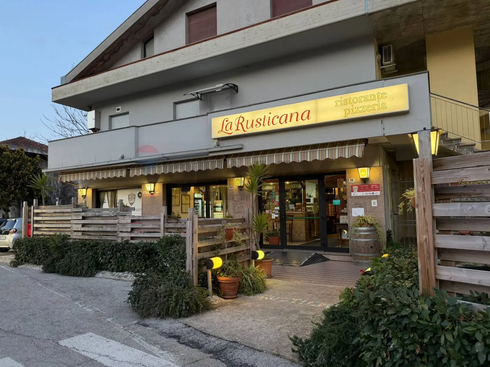 Locale Commerciale in Vendita a Città Sant'Angelo