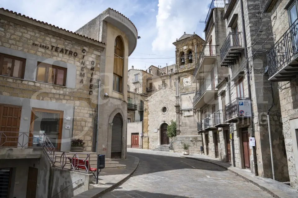 Casa Indipendente in Via Garibaldi, Petralia Sottana (PA)