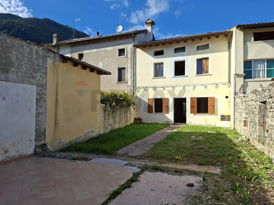 Casa Semindipendente in Vendita a Follina