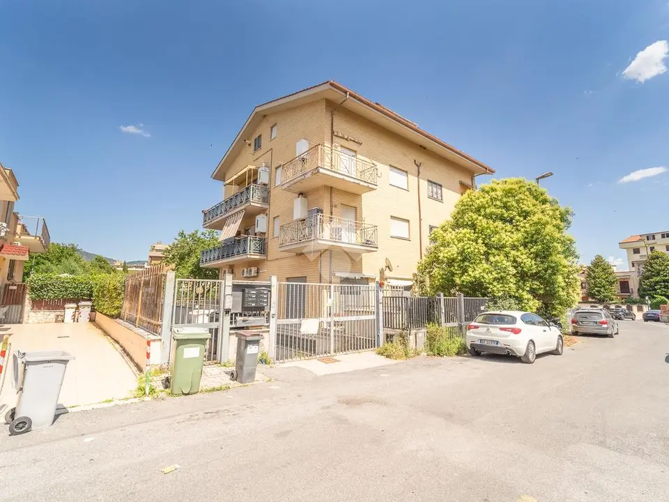 Quadrilocale in vendita a Guidonia Montecelio