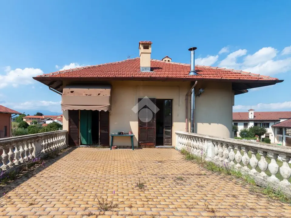 5 locali in vendita a Caselle Torinese