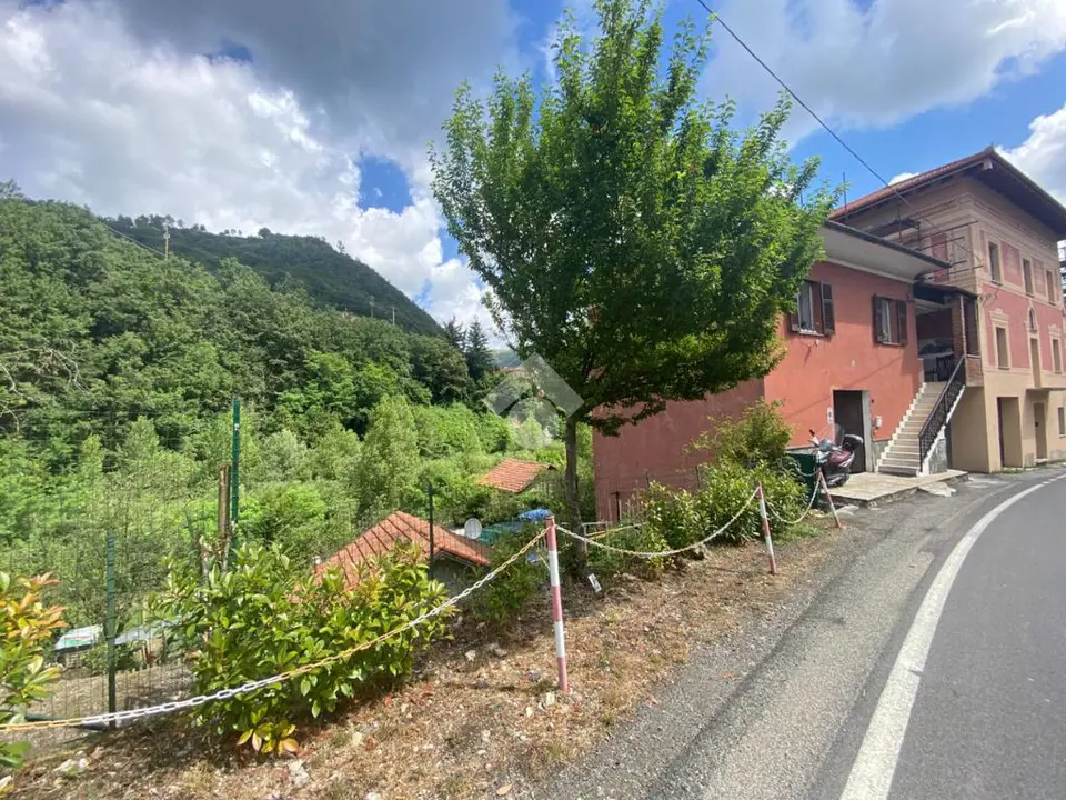Casa semindipendente in vendita a Montoggio