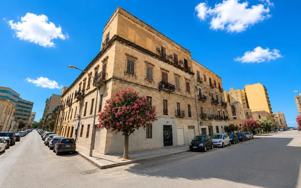 Complesso in Via Vespri  83, Trapani (TP)