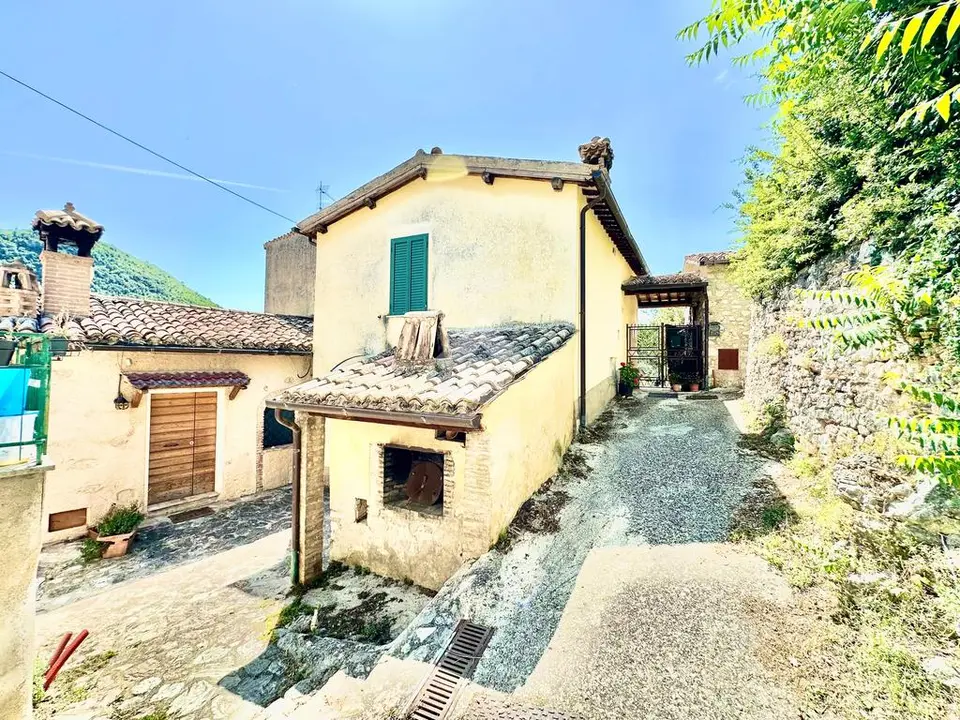 Casa semindipendente in vendita a Spoleto