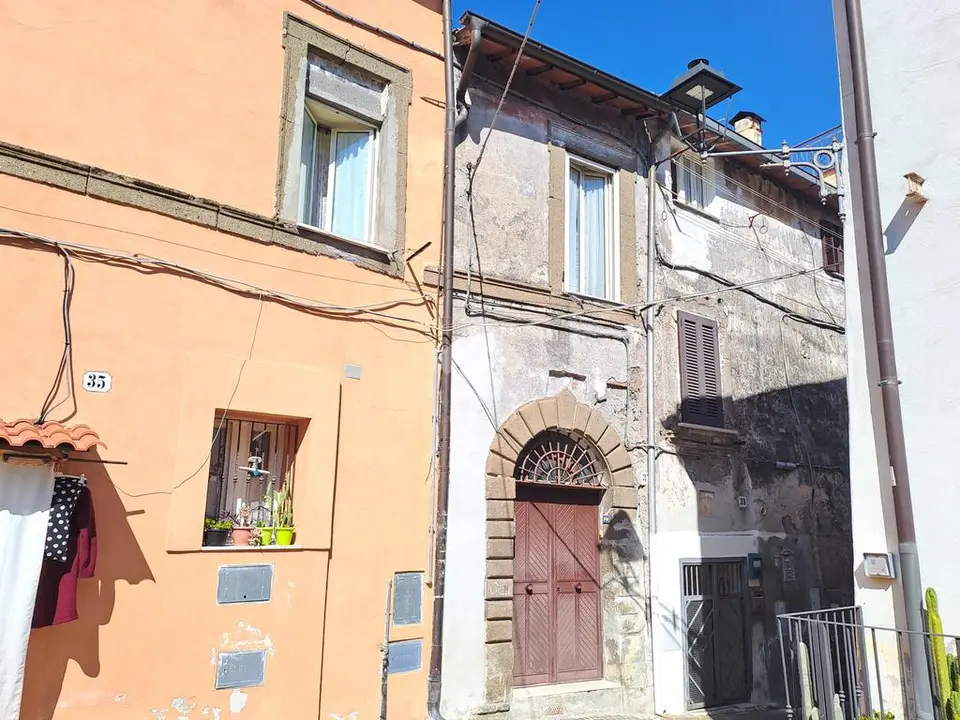 5 locali in vendita a Rignano Flaminio