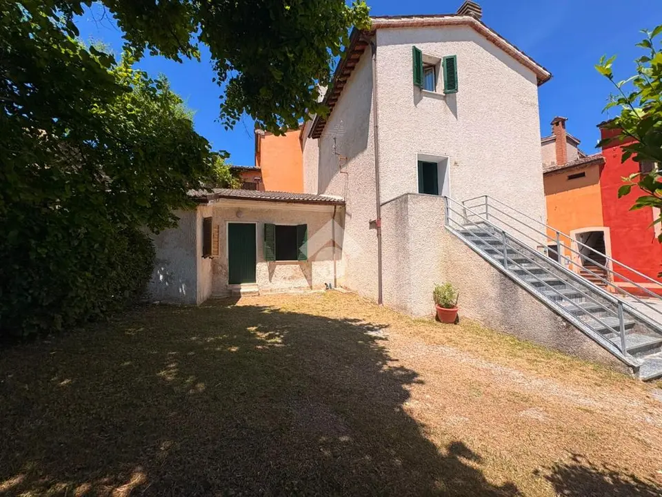 Casa semindipendente in vendita a Fabriano