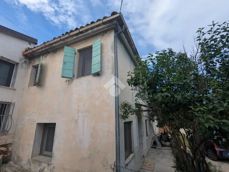 Casa di corte in vendita a San Clemente