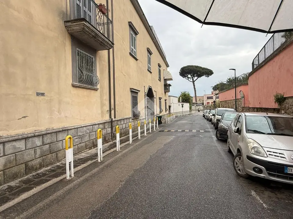 Trilocale in affitto a Napoli