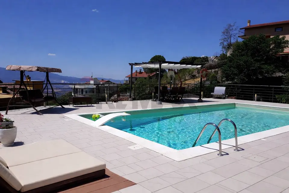 Villa singola in Vendita a Acuto