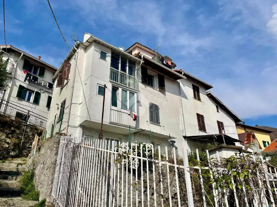 Casa semindipendente in vendita a Genova