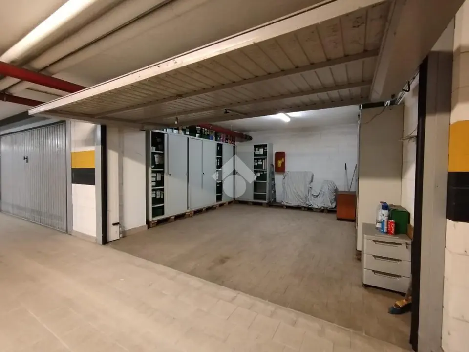 Box / posti auto in vendita a Padova