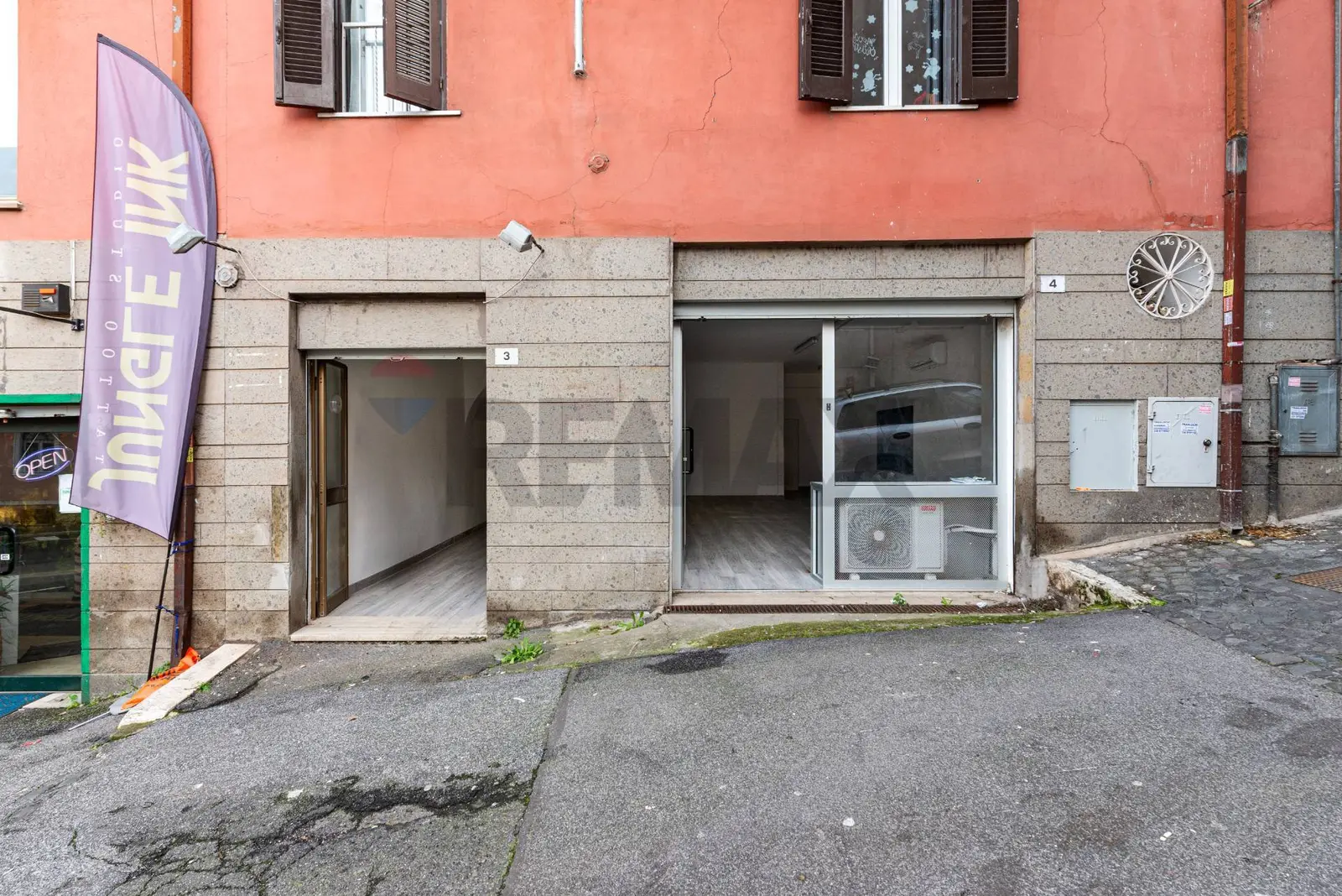 Locale Commerciale in Affitto a Mentana