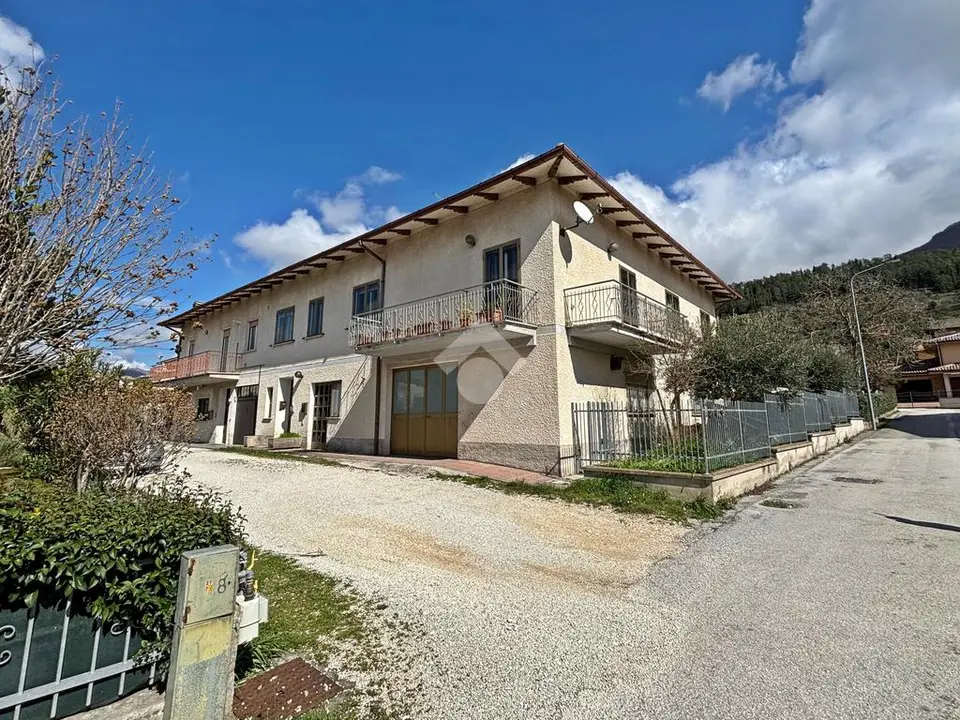 Casa semindipendente in vendita a Gualdo Tadino