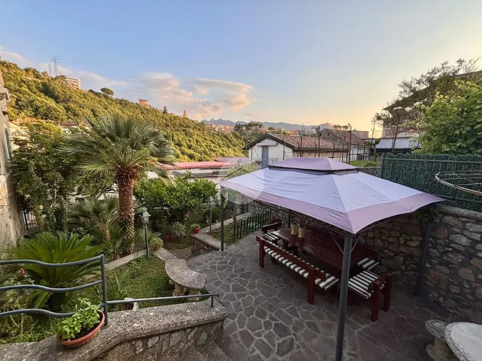 Villa singola in vendita a Lettere