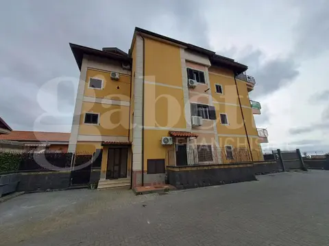 Appartamento in via Roma  195, Mascalucia (CT)