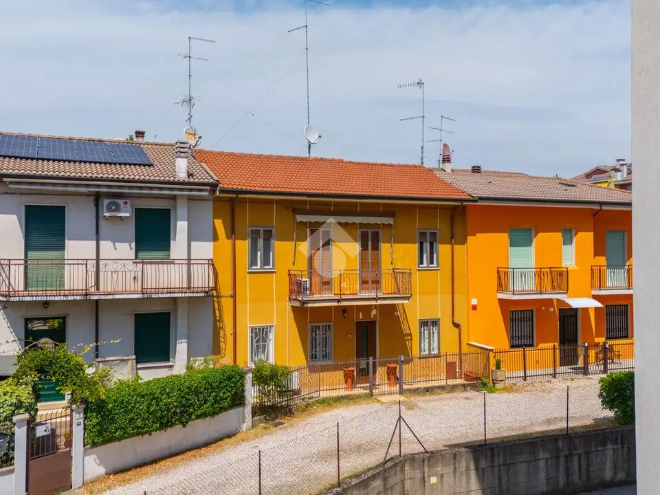 Casa indipendente in vendita a Verona