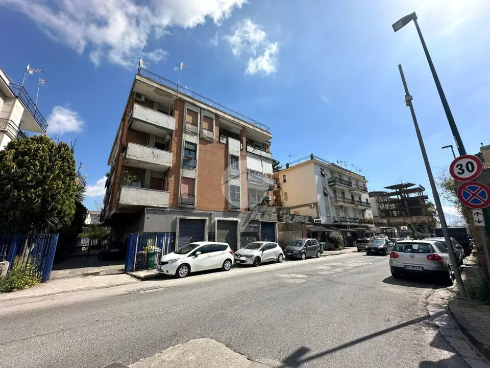Trilocale in affitto a Napoli