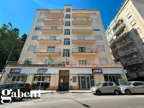 Appartamento in Via Carlo Cattaneo  4, Patti (ME)
