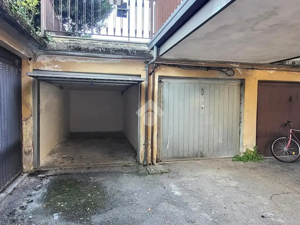 Box / posti auto in vendita a Abbiategrasso
