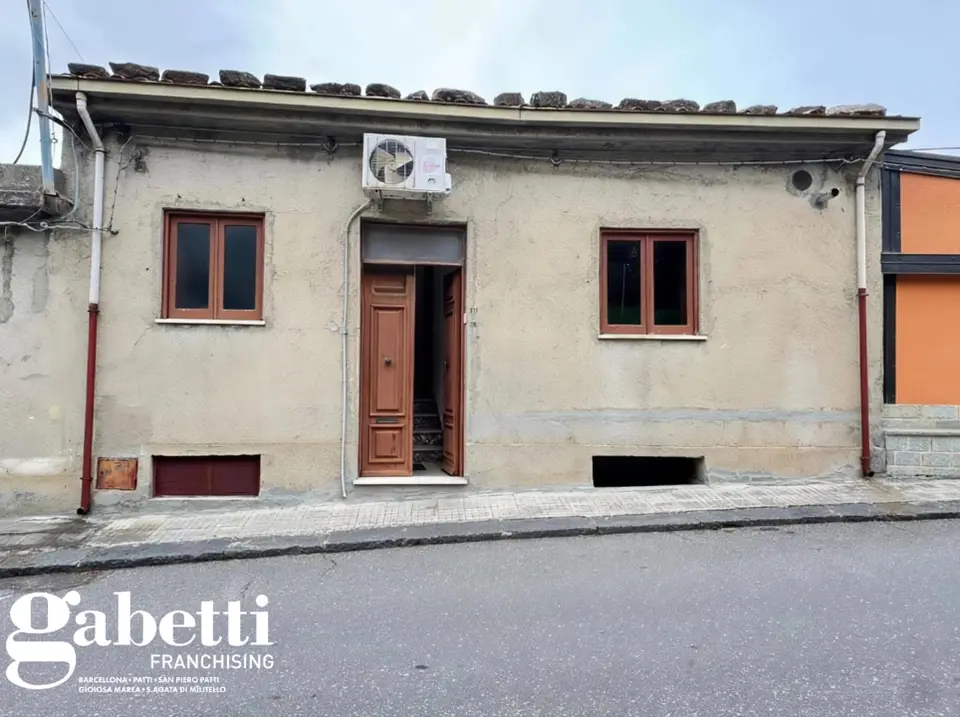 Appartamento in Via Due Novembre 19, San Piero Patti (ME)