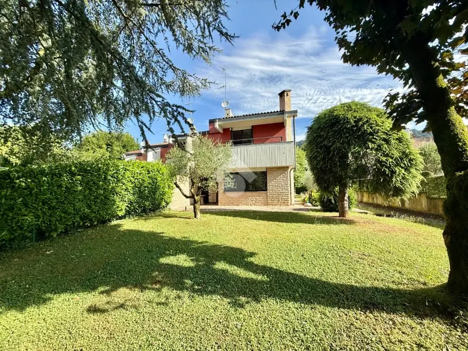 Villa a schiera in vendita a Scanzorosciate