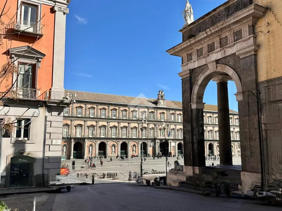 Multilocale in vendita a Napoli