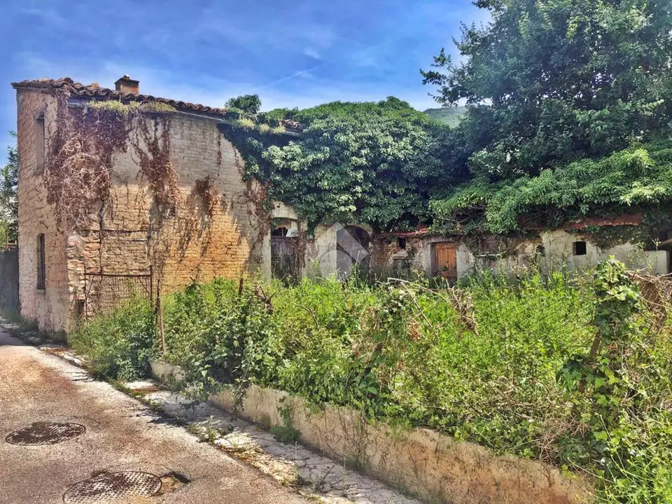 Ter. residenziale in vendita a Gualdo Tadino