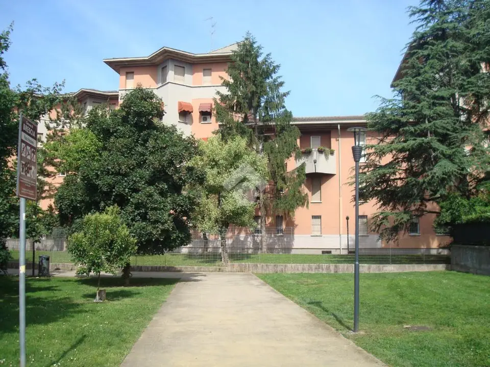 Box / posti auto in vendita a Brescia