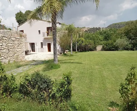 Villa in contrada arancelli sn, Ragusa (RG)