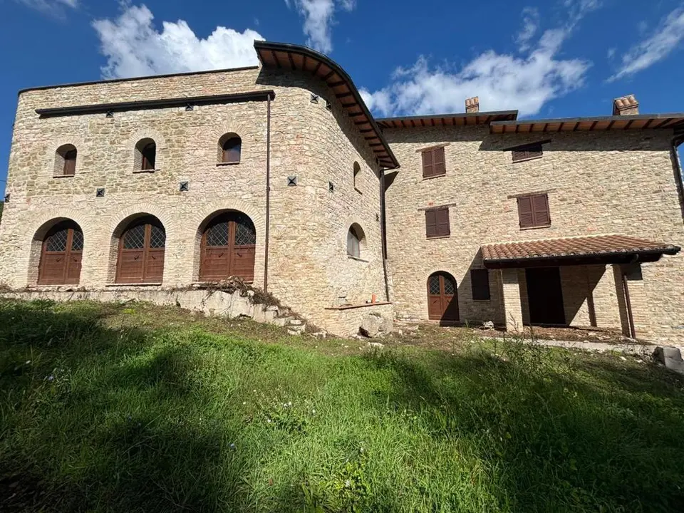 Casa di corte in vendita a Nocera Umbra