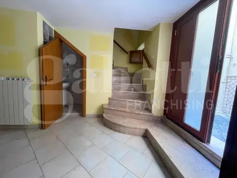 Appartamento in Vico X Via Indipendenza  s.n.c, Gaeta (LT)