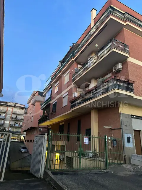 Laboratorio in IV Novembre 17, Aprilia (LT)