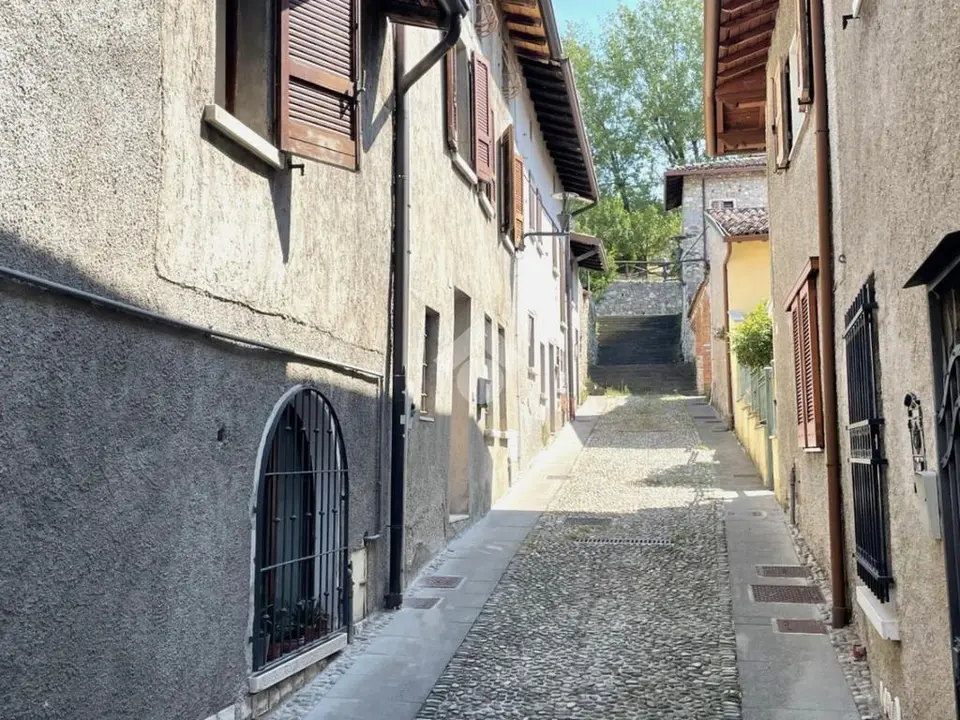 Casa semindipendente in vendita a Lonato Del Garda