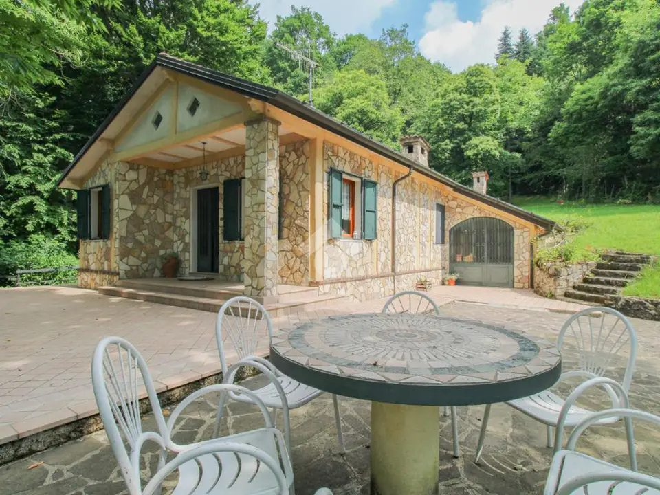 Casa indipendente in vendita a Gardone Riviera