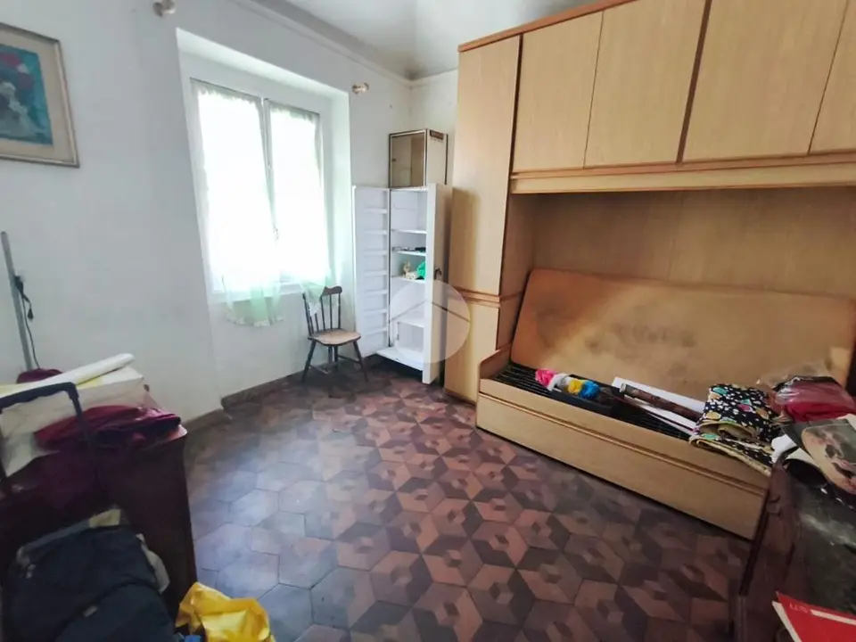 5 locali in vendita a Genova