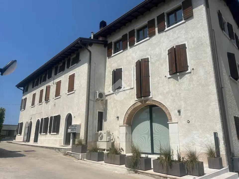 Trilocale in vendita a Peschiera Del Garda