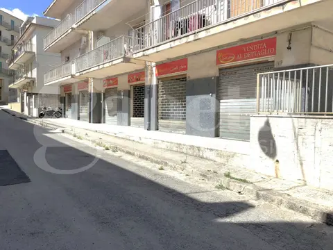 Negozio in Via Antonino D'Antona  8, Ragusa (RG)