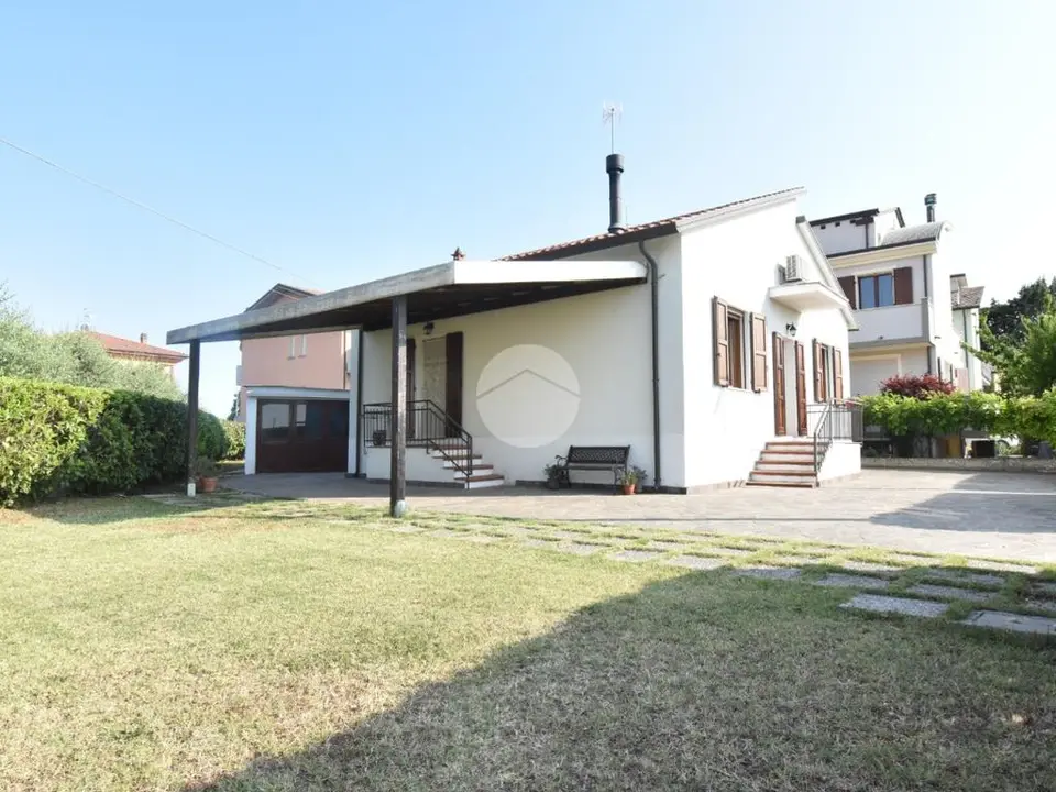 Casa indipendente in vendita a Santarcangelo Di Romagna