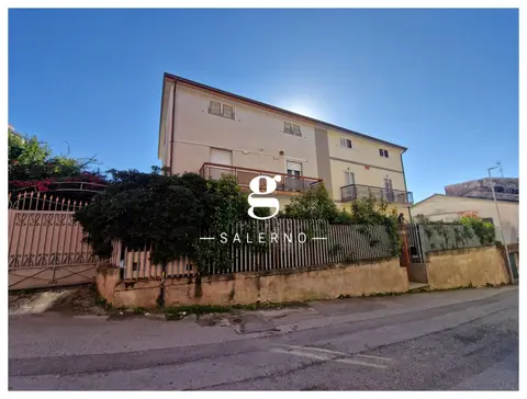 Villa in Via Brignano Inferiore, Salerno (SA)