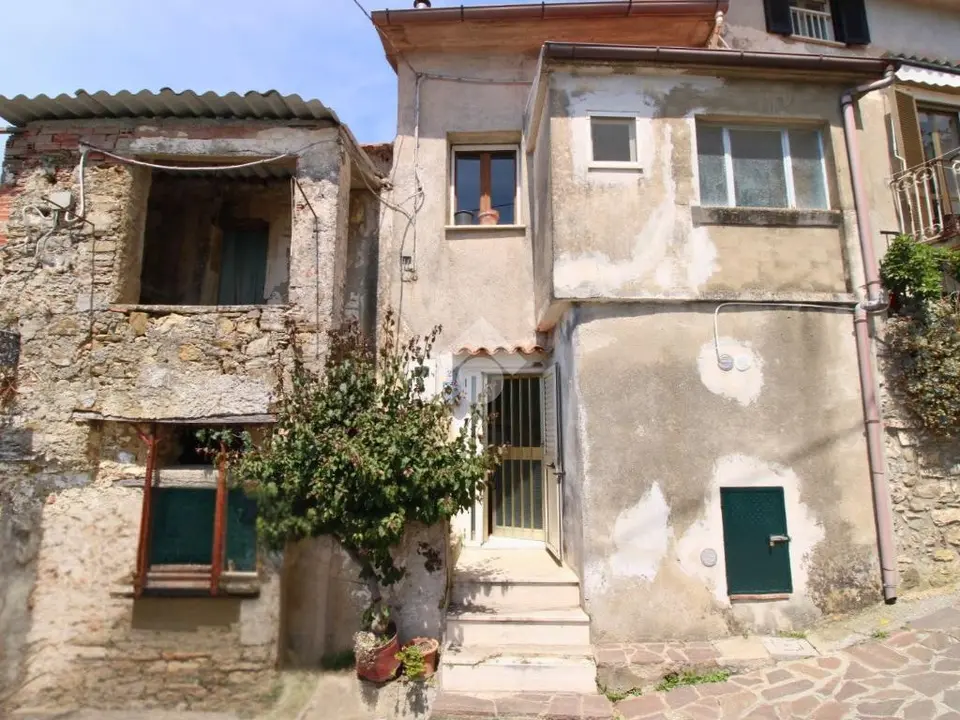 Quadrilocale in vendita a Ispani