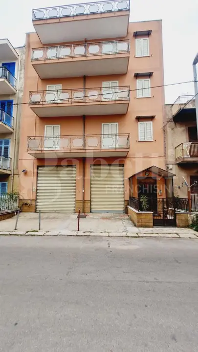 Appartamento in Via Santa Maria di Gesù, Palermo (PA)