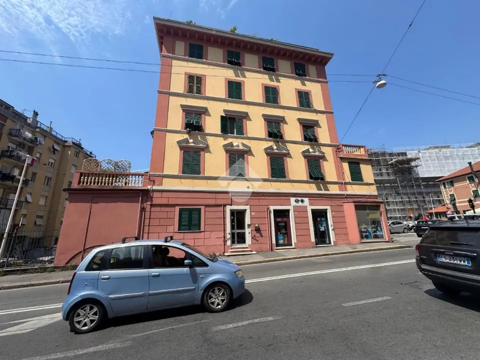 5 locali in vendita a Genova