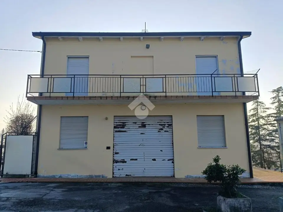 Multilocale in vendita a Montescudo - Montecolombo